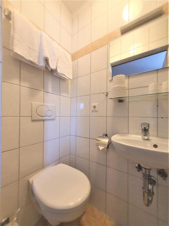 Pension Schwartzwirt Neusiedl am Steinfelde Esterno foto