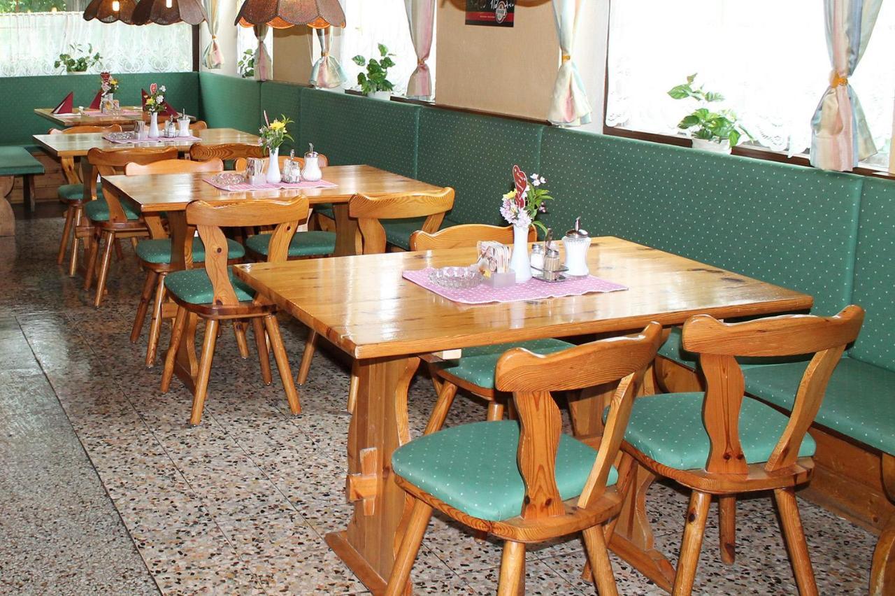 Pension Schwartzwirt Neusiedl am Steinfelde Esterno foto